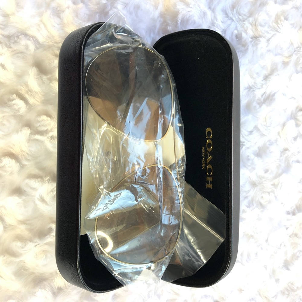 Coach Women's Aviator Sunglasses NWT - Picture 4 of 15